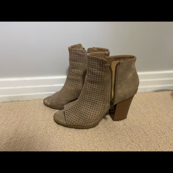 Brash beige open toe ankle boots - Picture 2 of 10